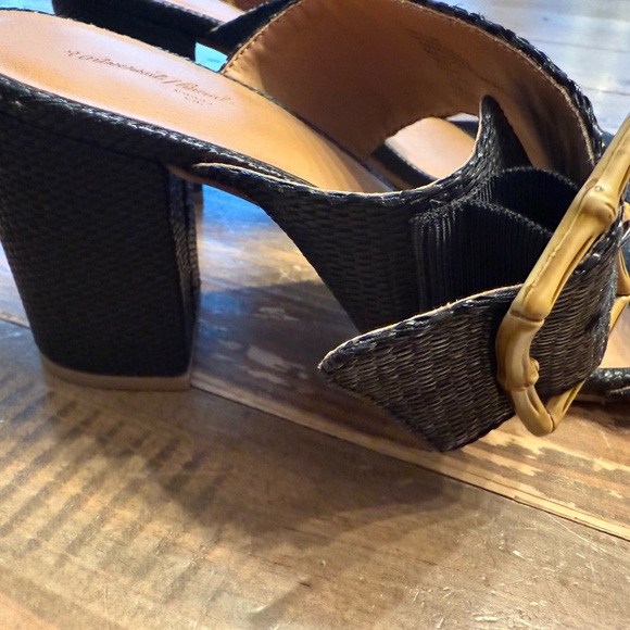 Universal Thread Black Woven Sandals with Gold Buckle - Picture 4 of 4